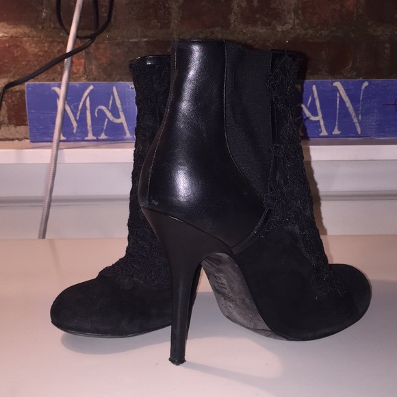Black boots - Picture 5 of 10